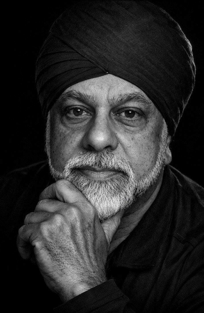 Black and white portrait of Avninder Sehmi